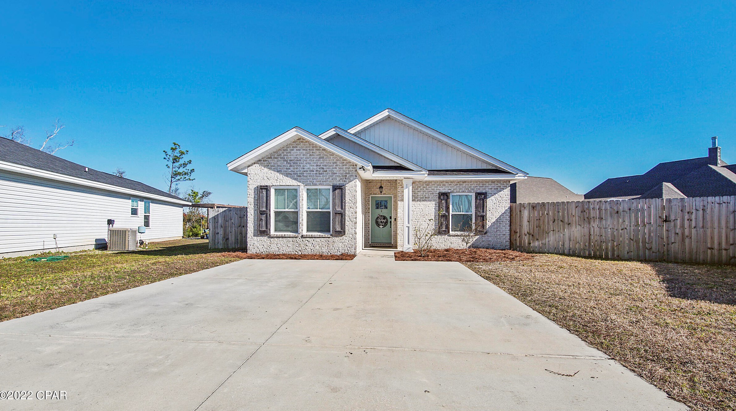 2414 Quiet Oaks Dr, Panama City, FL 32405-7180