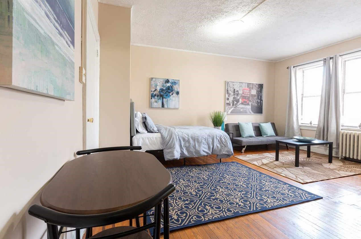 821 Bergen Ave, Jersey City, NJ 07306-4536