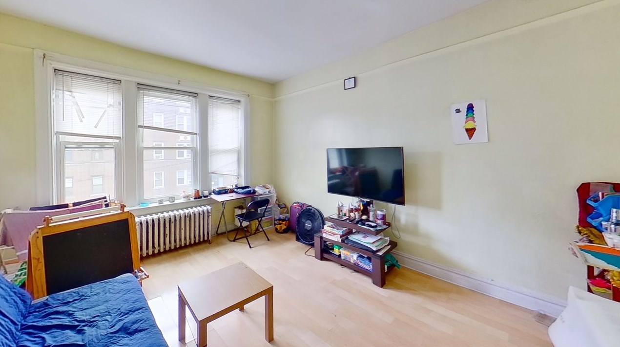 118 Corbin Ave, Jersey City, NJ 07306-7200
