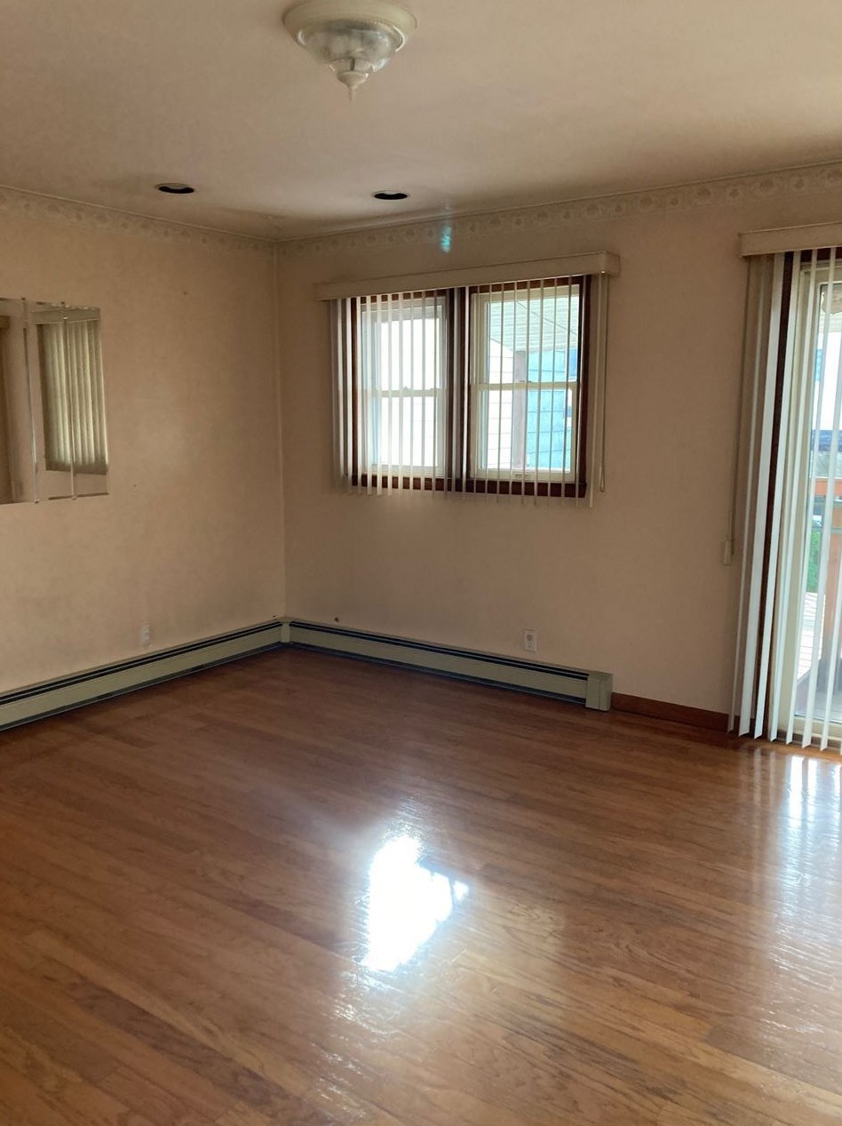 543 55th St, West New York, NJ 07093-4627
