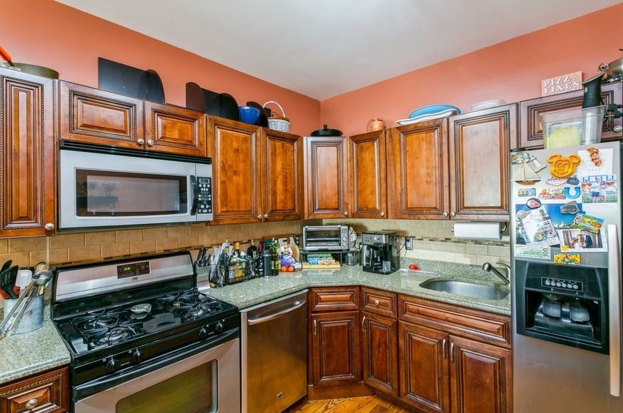 135 38th St #606, Union City, NJ 07087