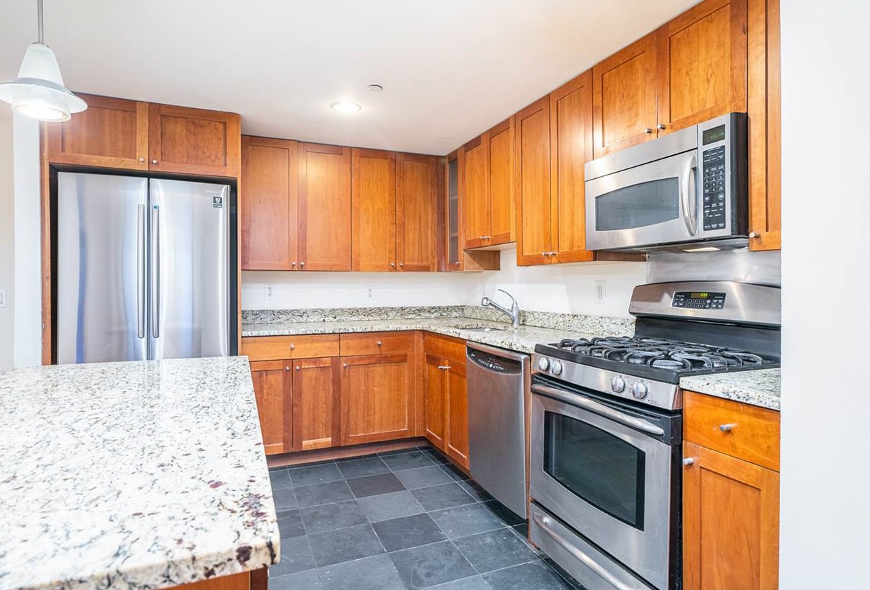700 Grove St #8r, Jersey City, NJ 07310