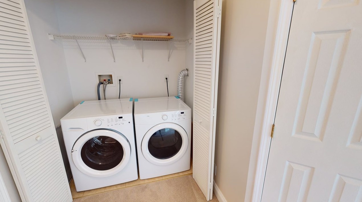 207 Blue Heron Dr, Secaucus NJ 07094-2937 exterior