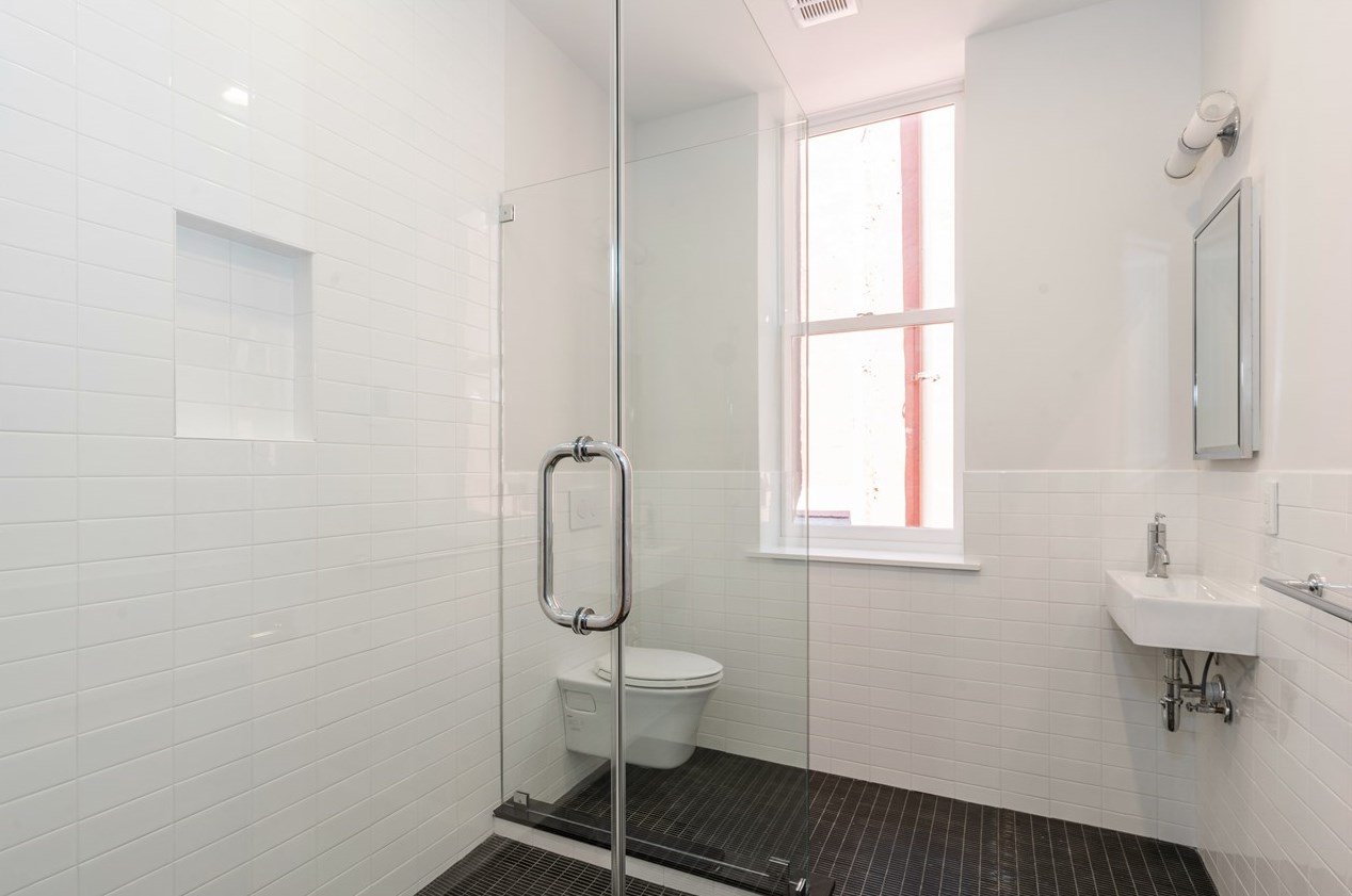 162 Mercer St, Jersey City NJ  07306-2401 exterior