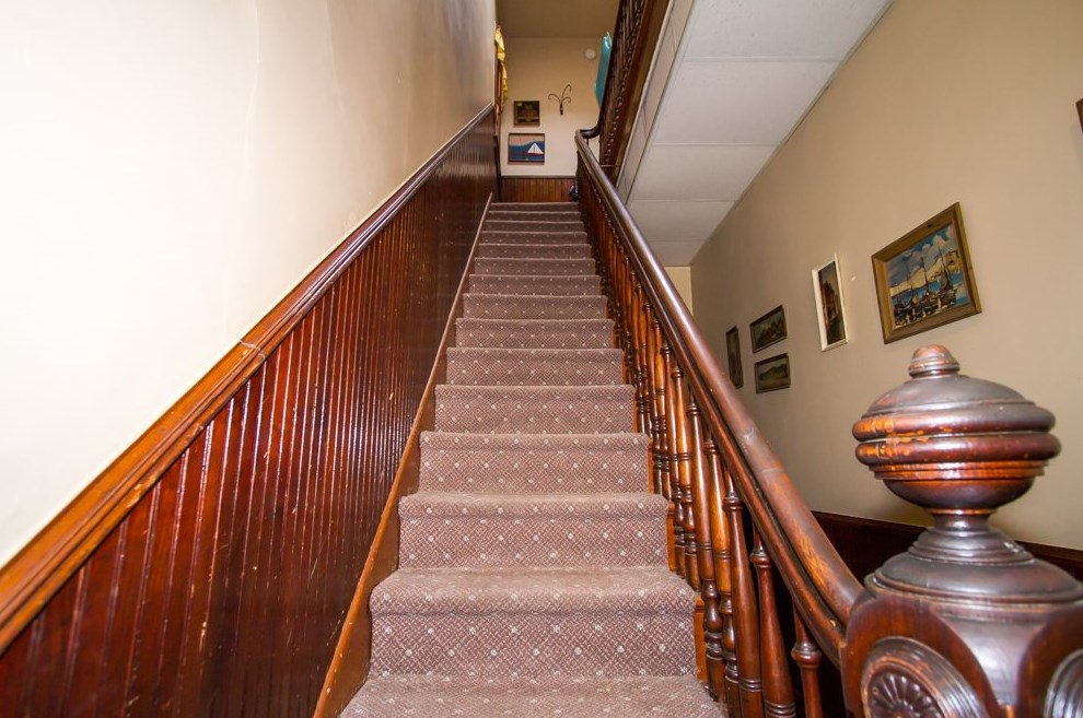 112 Carlton Ave, Jersey City, NJ 07306-3404