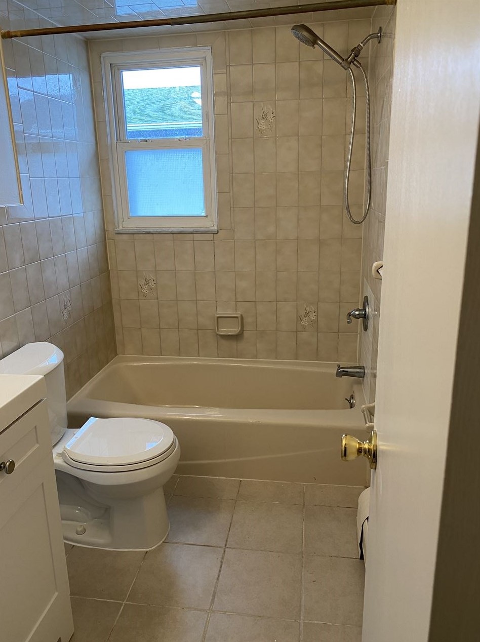 20 Village Pl, Secaucus NJ  07094-4032 exterior