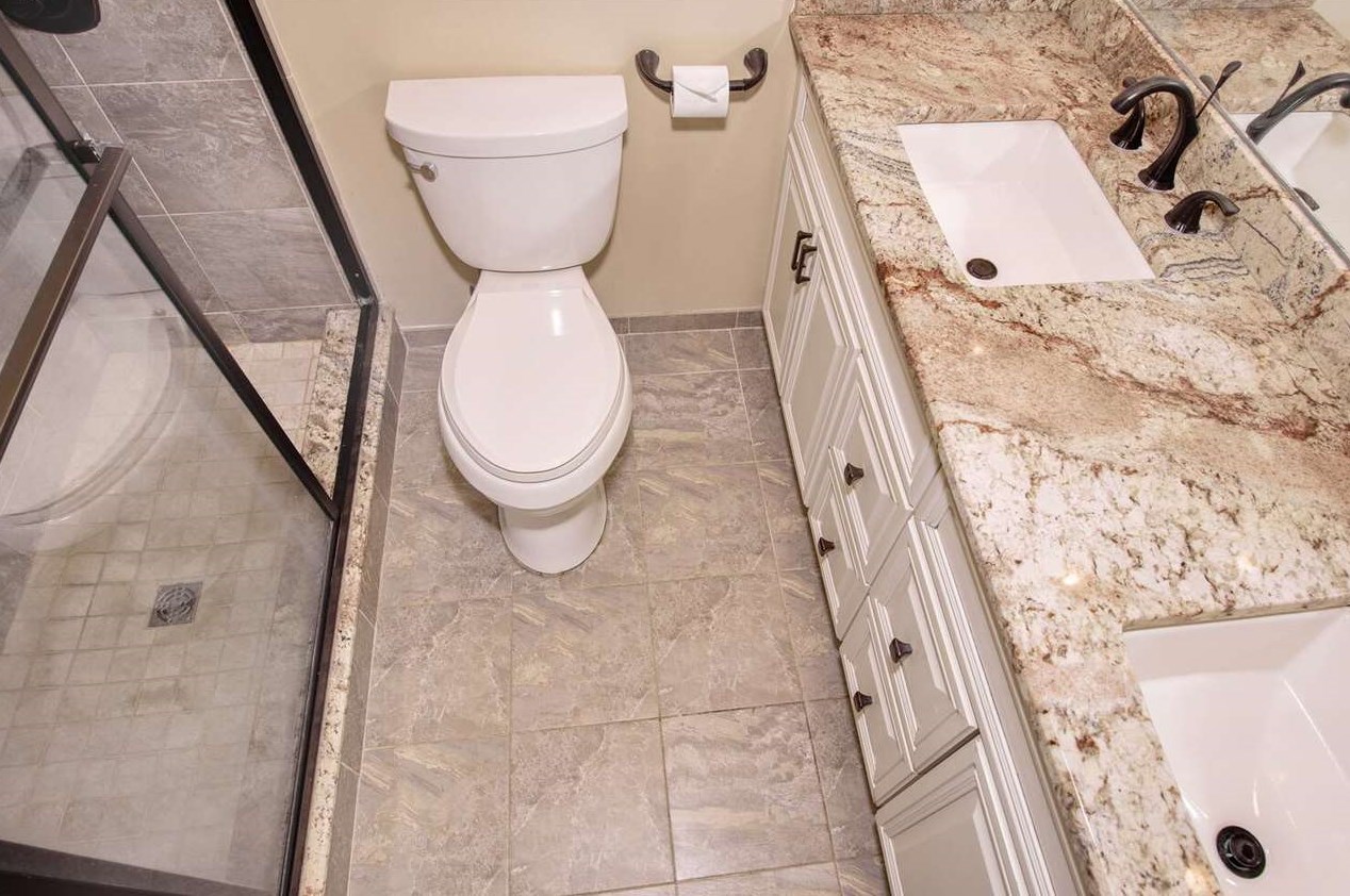 581 Sanderling Ct, Secaucus NJ 07094-2220 exterior