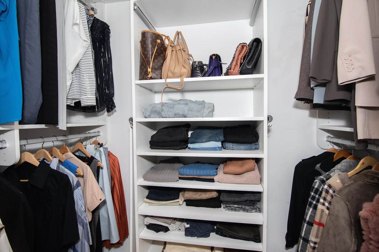 581 Sanderling Ct, Secaucus NJ 07094-2220 exterior