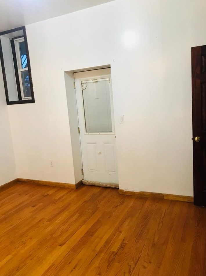 1104 Avenue C, Bayonne, NJ 07002