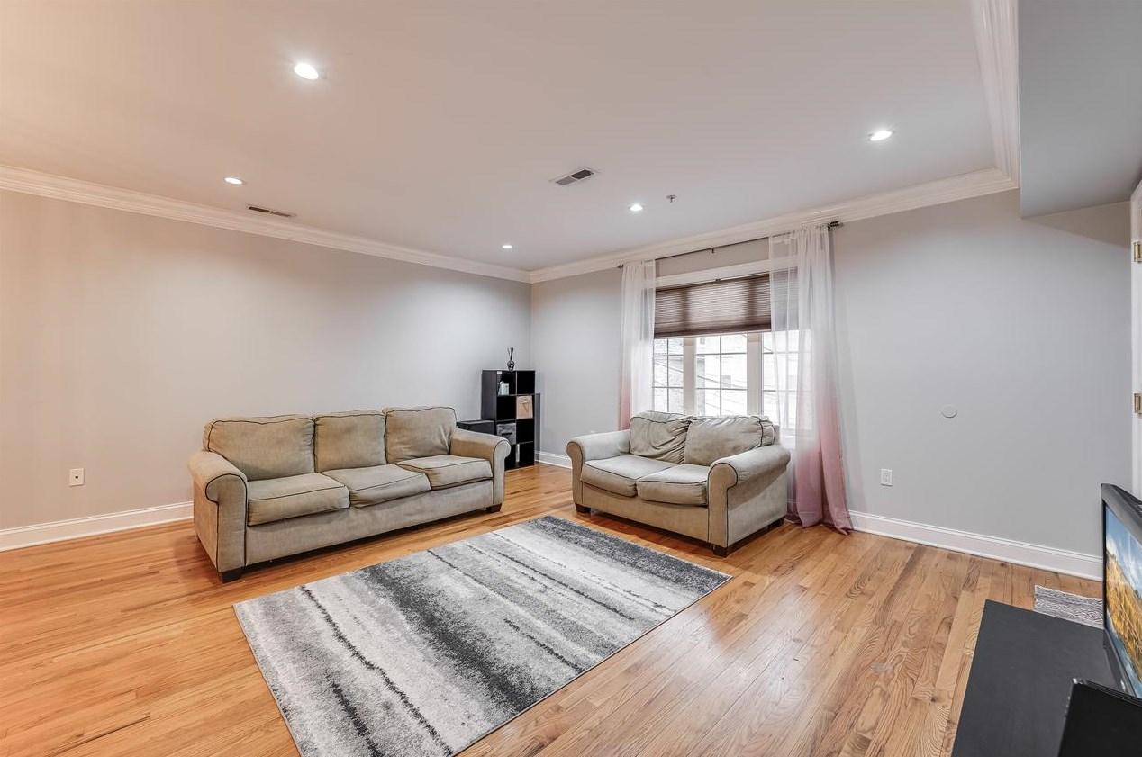 6208 Jackson St, West New York, NJ 07093-5345