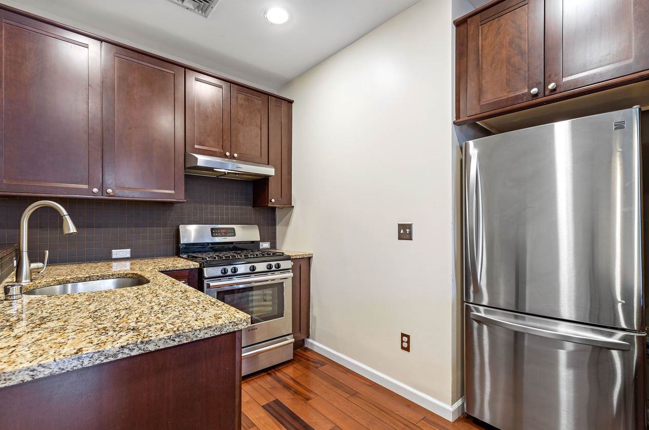 203 Pavonia Ave, Jersey City, NJ 07302-1728