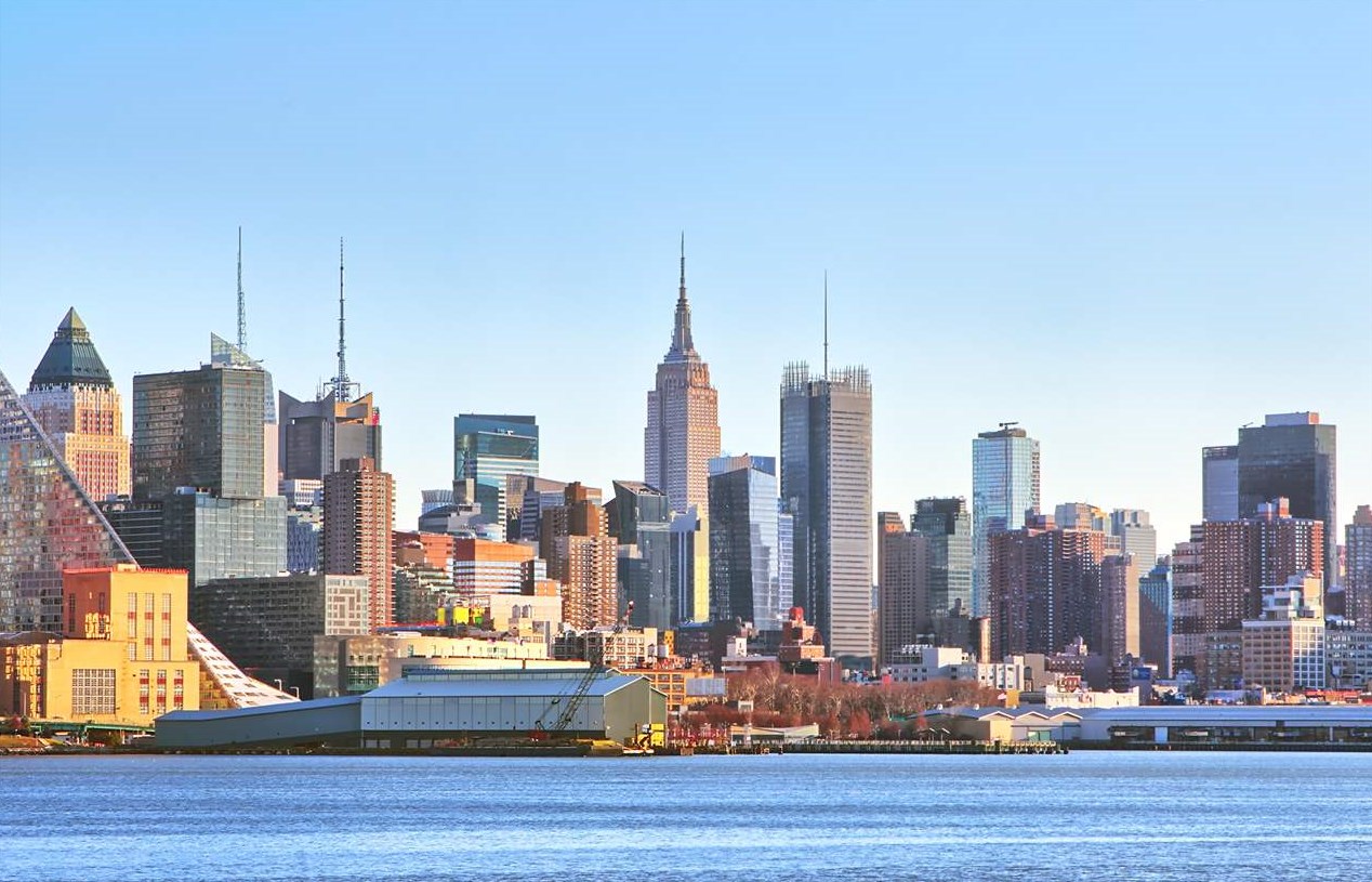 17 Lydia Dr, West New York NJ  07093-8380 exterior