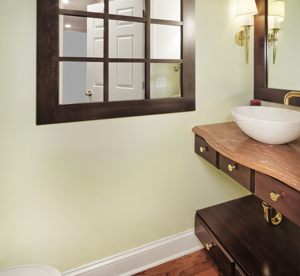 17 Lydia Dr, West New York NJ  07093-8380 exterior