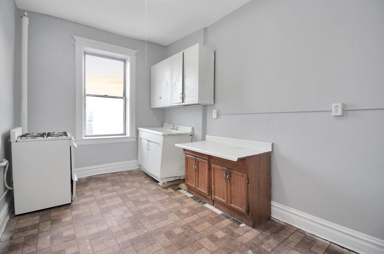 435 53rd St #d7, West New York, NJ 07093