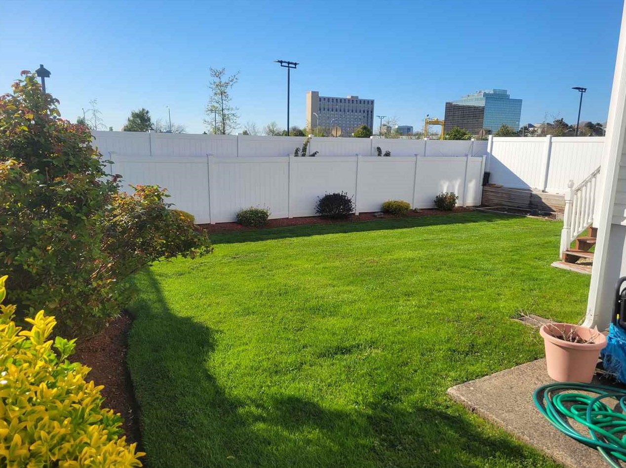 673 9th St, Secaucus, NJ 07094-3027