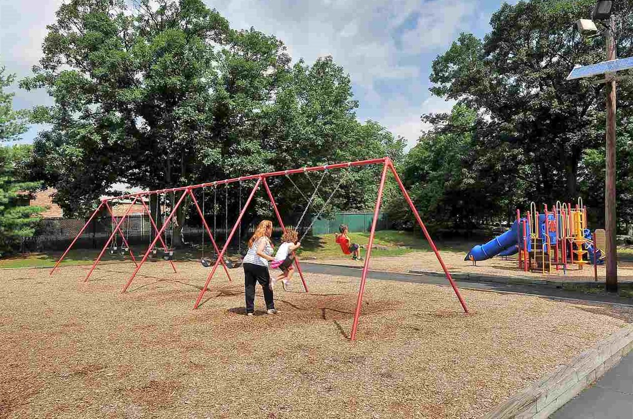 5 Horizon Rd, West Fort Lee NJ  07024-6602 exterior