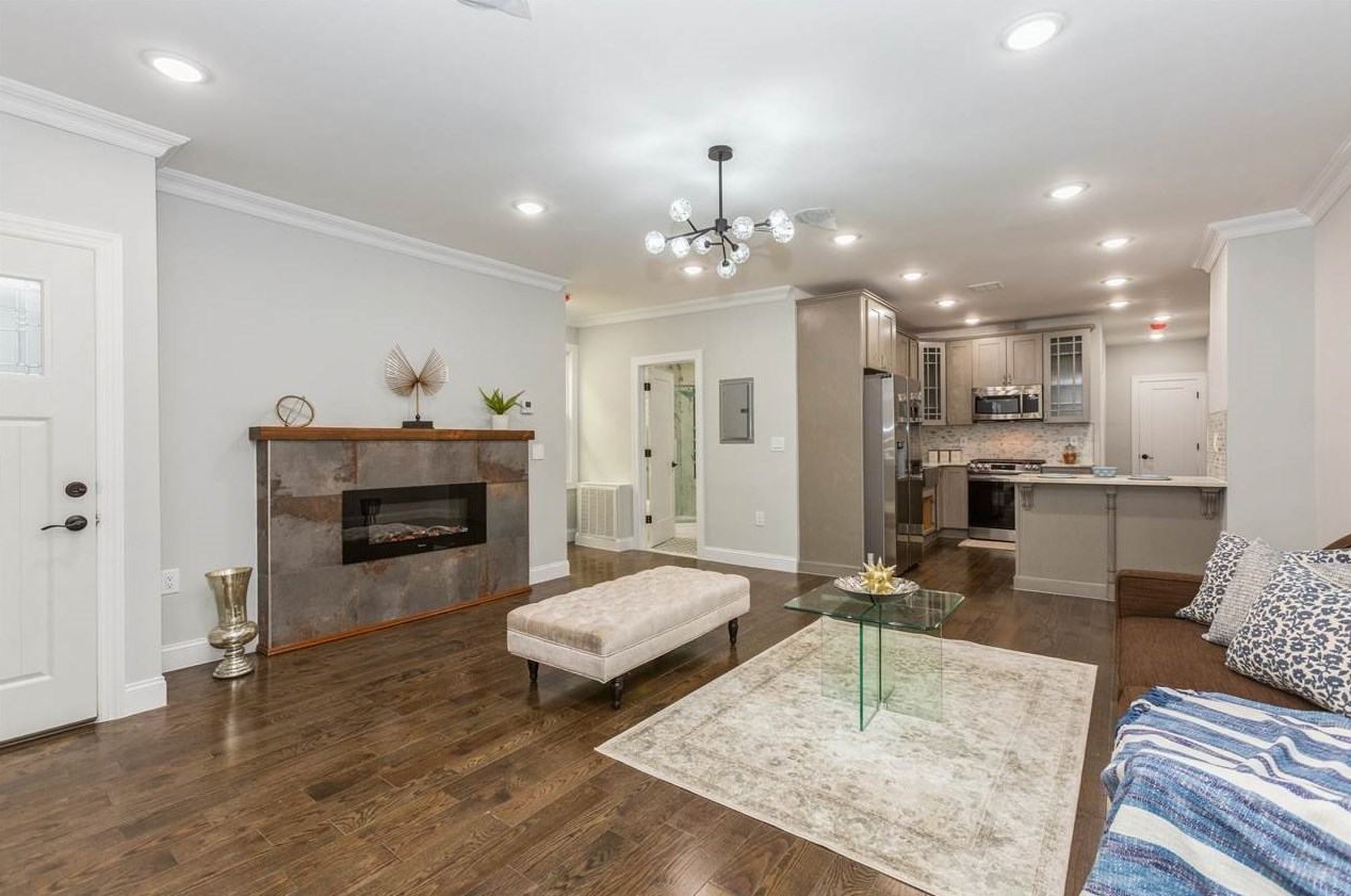 18 Leonard St, Jersey City, NJ 07307-2524
