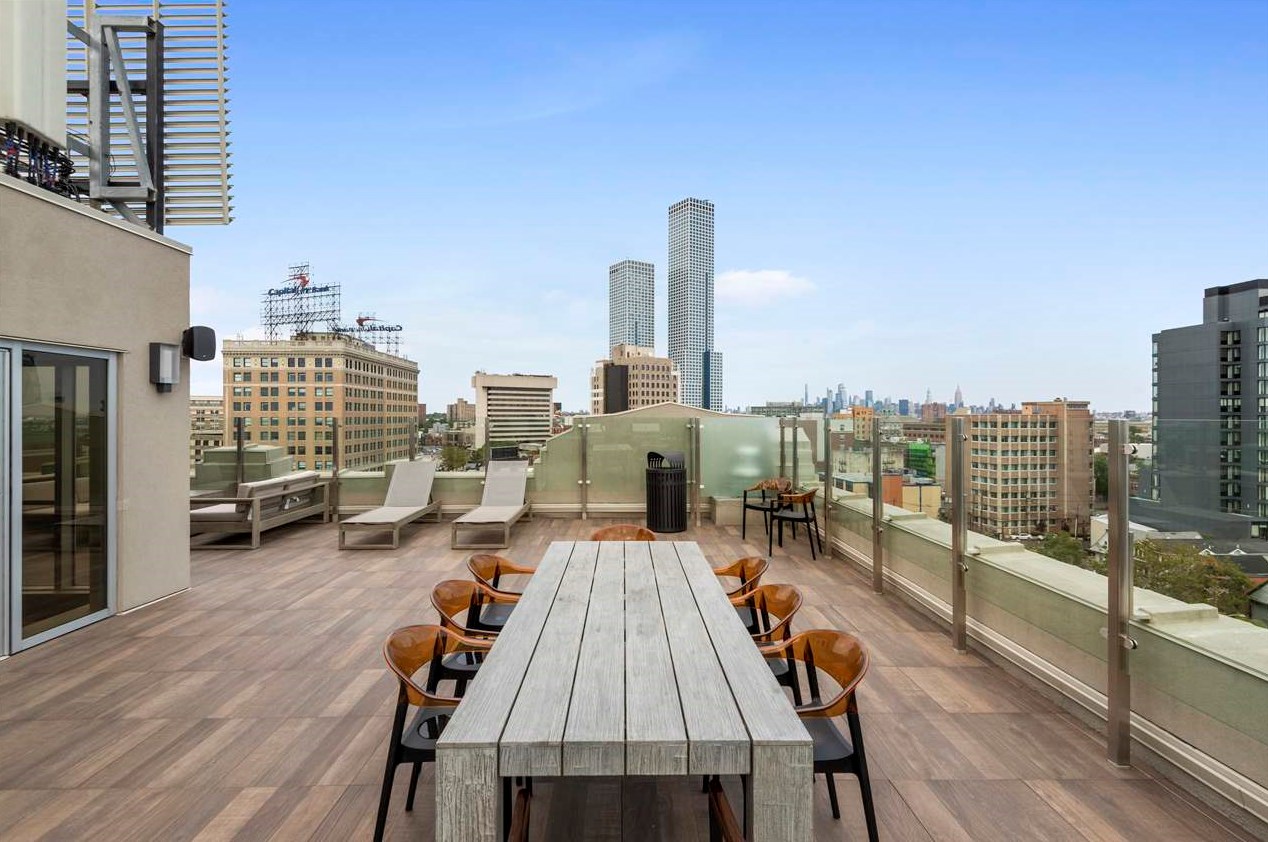 880 Bergen Ave #903, Jersey City, NJ 07306