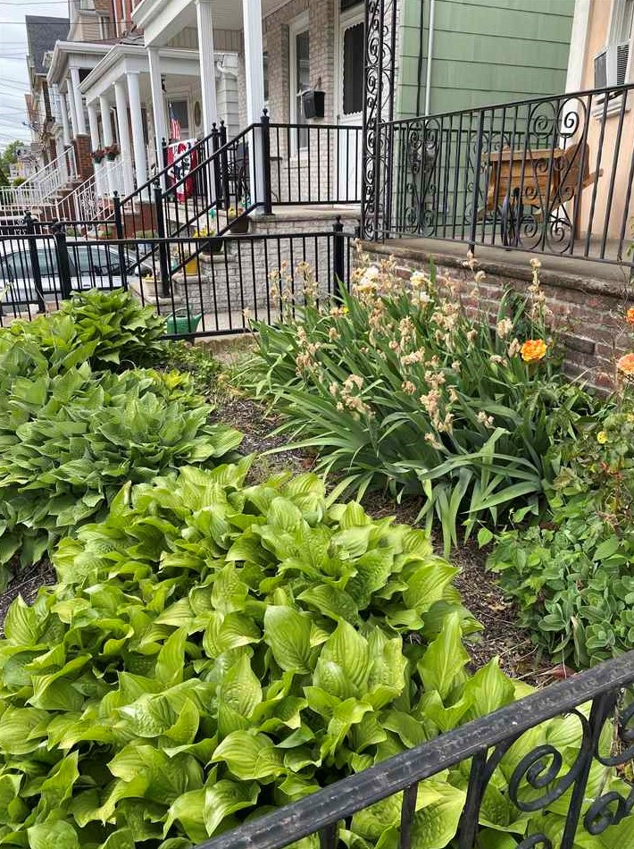 73 W 14th St, Bayonne, NJ 07002