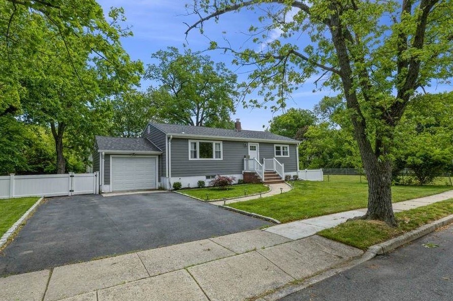 155 Washington Ave, N Milford, NJ 07646