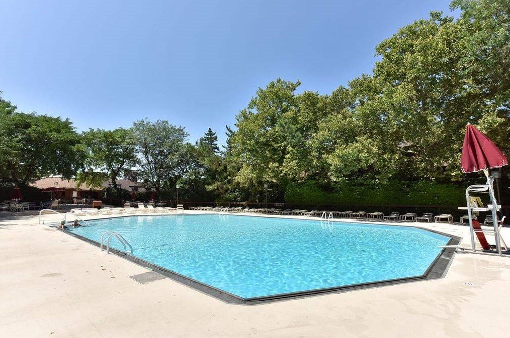 441 Dunlin Plz, Secaucus, NJ 07094-2201