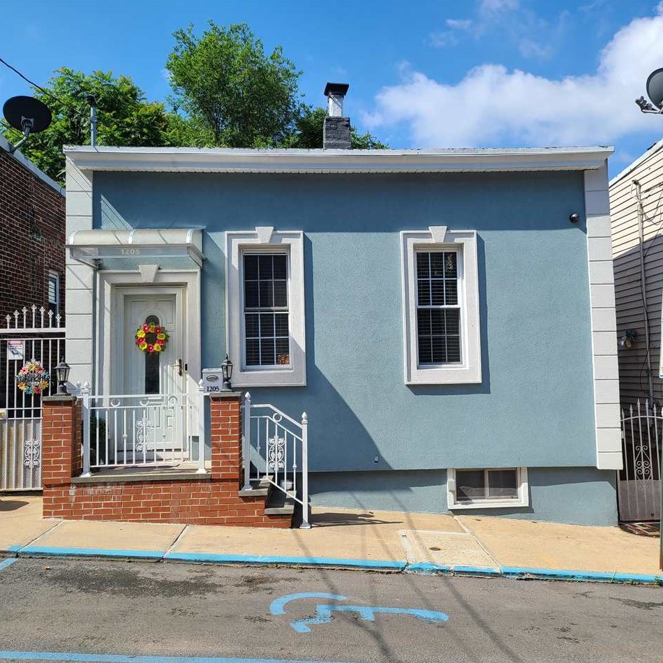 1205 44th St, North Bergen, NJ 07047