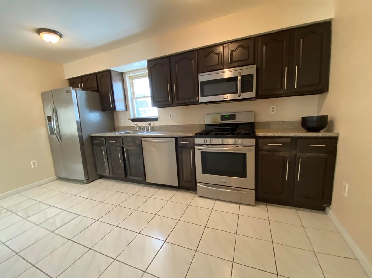 7606 Lucky Ln #1f, North Bergen, NJ 07047