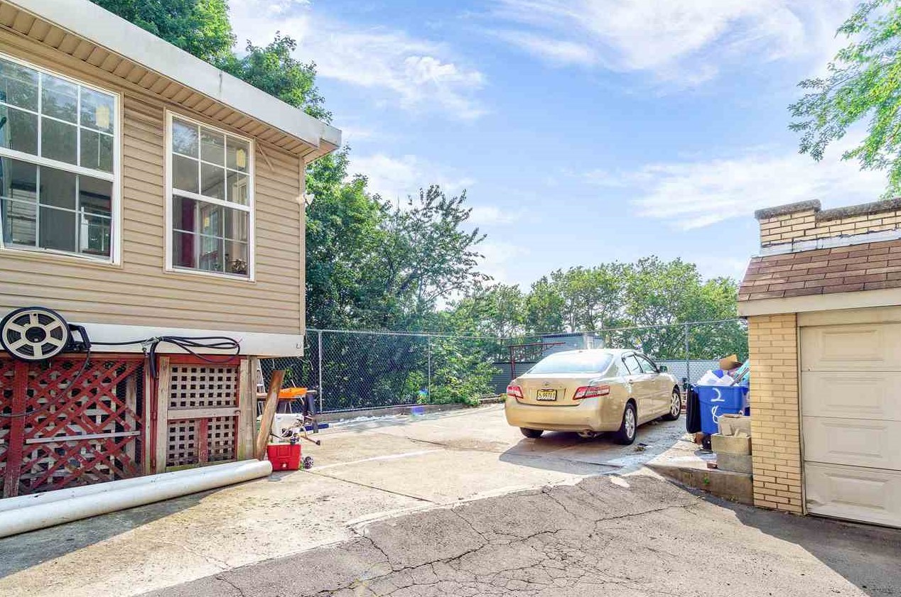 281 Liberty Ave, Jersey City, NJ 07307-4417