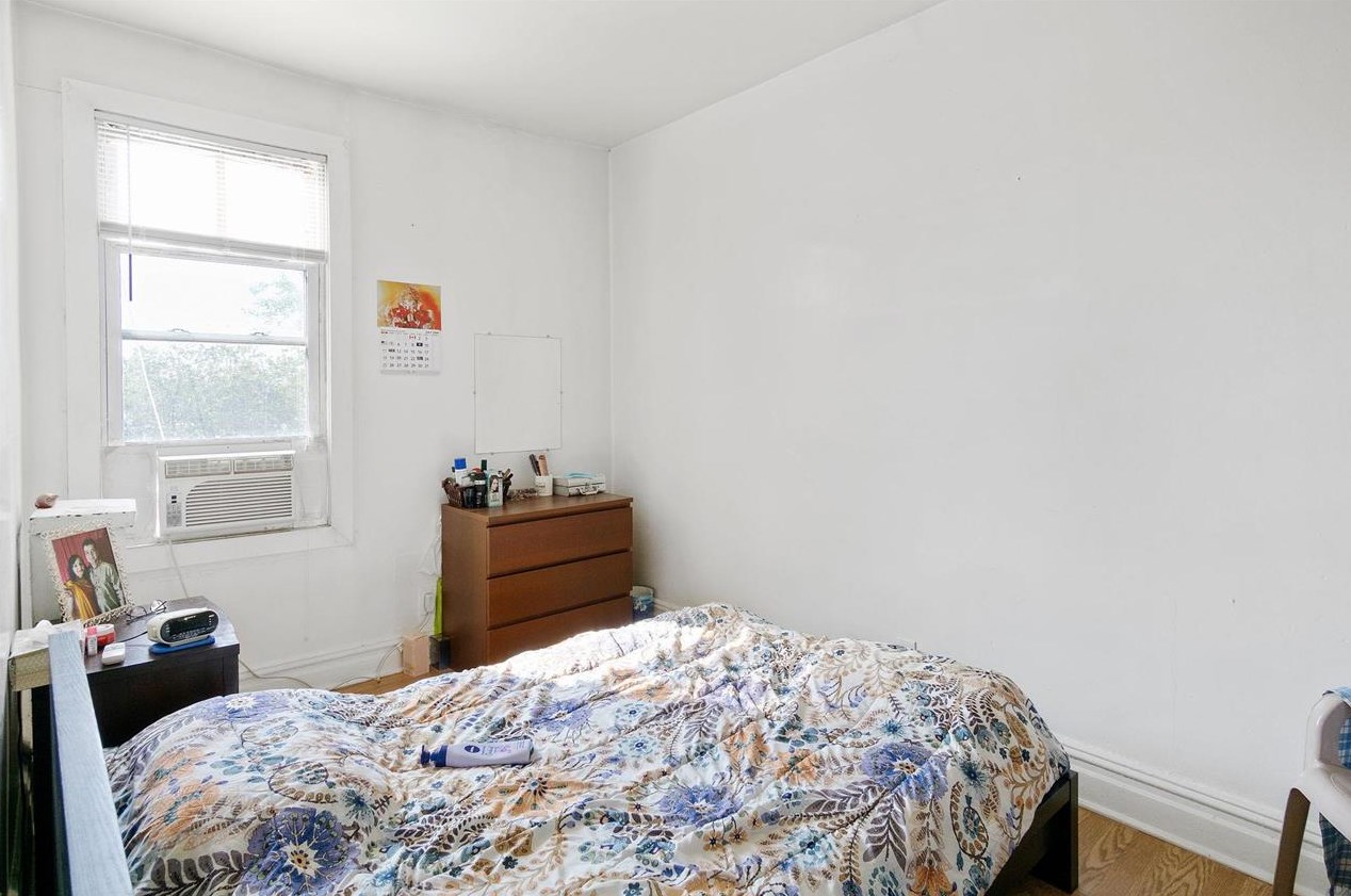 281 Liberty Ave, Jersey City NJ 07307-4417 exterior