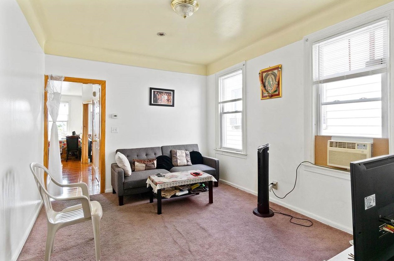 281 Liberty Ave, Jersey City NJ 07307-4417 exterior