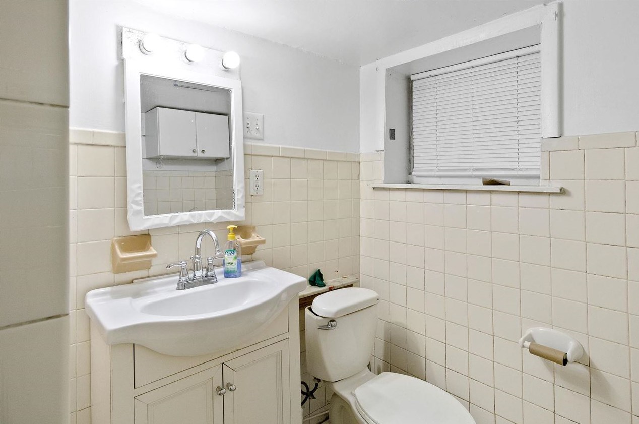 281 Liberty Ave, Jersey City NJ 07307-4417 exterior