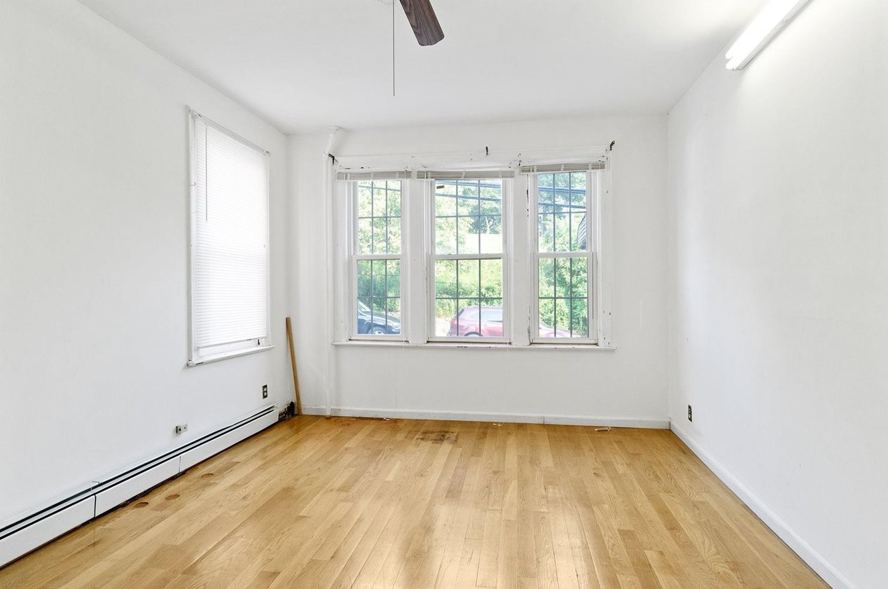 281 Liberty Ave, Jersey City NJ 07307-4417 exterior