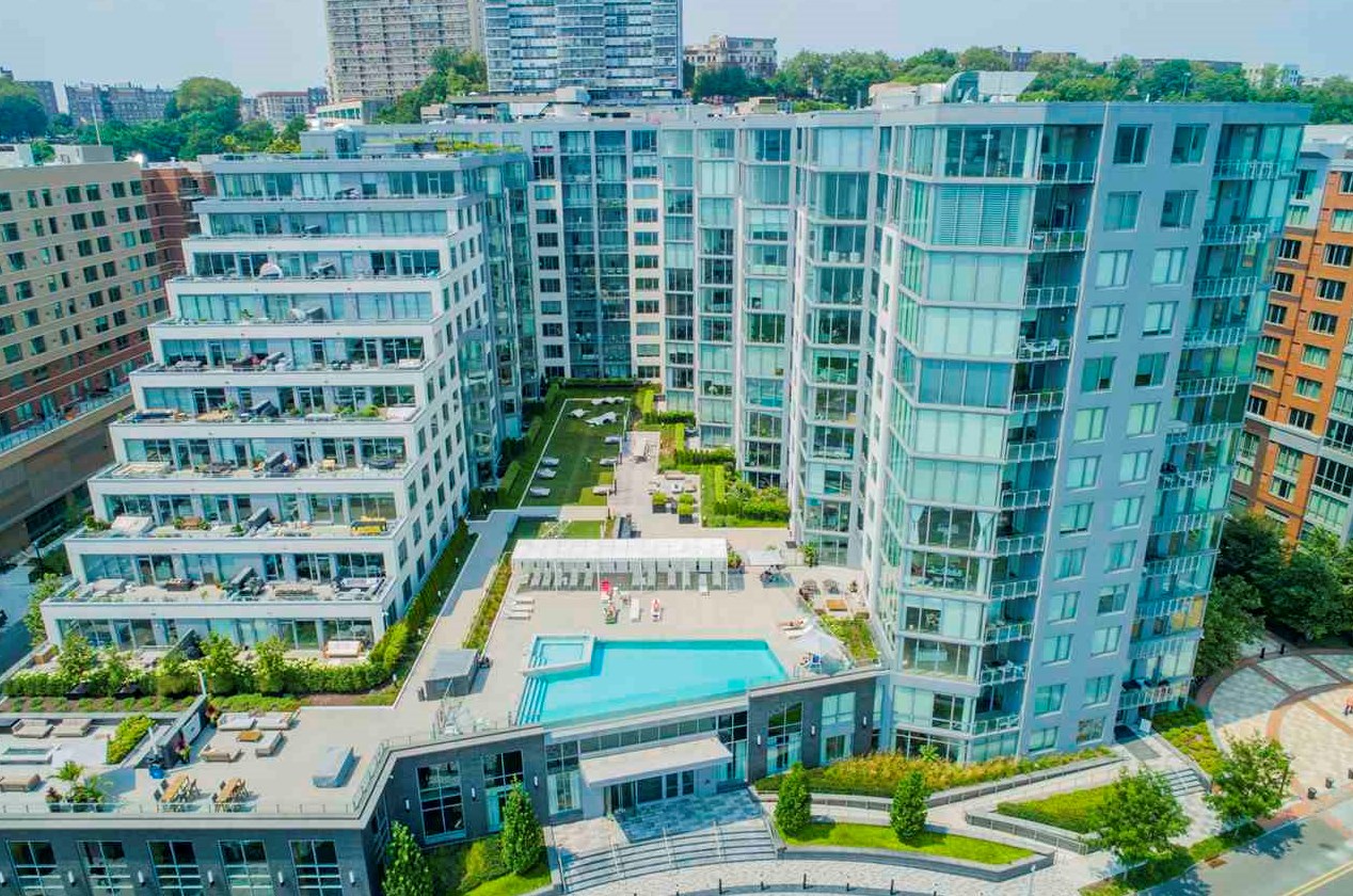 9 Ave At Port Imperial, West New York NJ  07093-7100 exterior