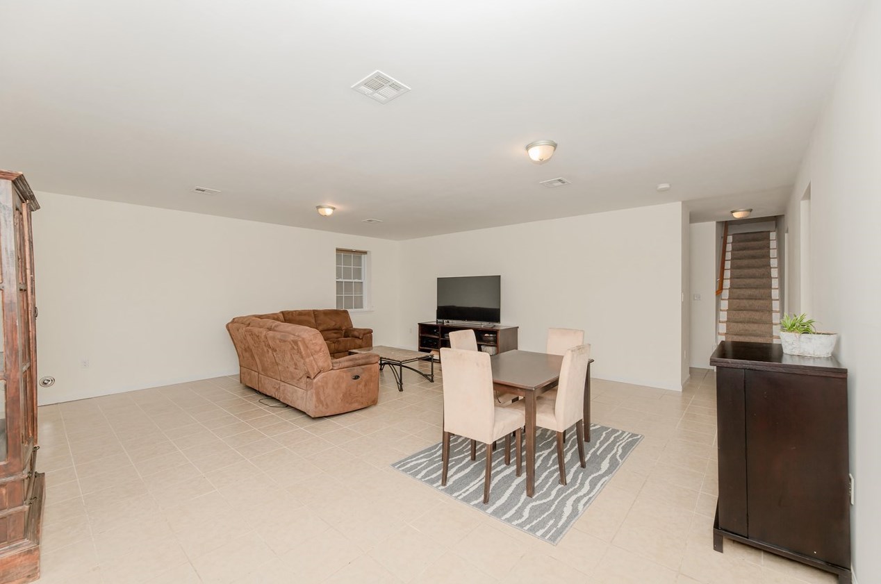 204 Avenue A, Bayonne, NJ 07002