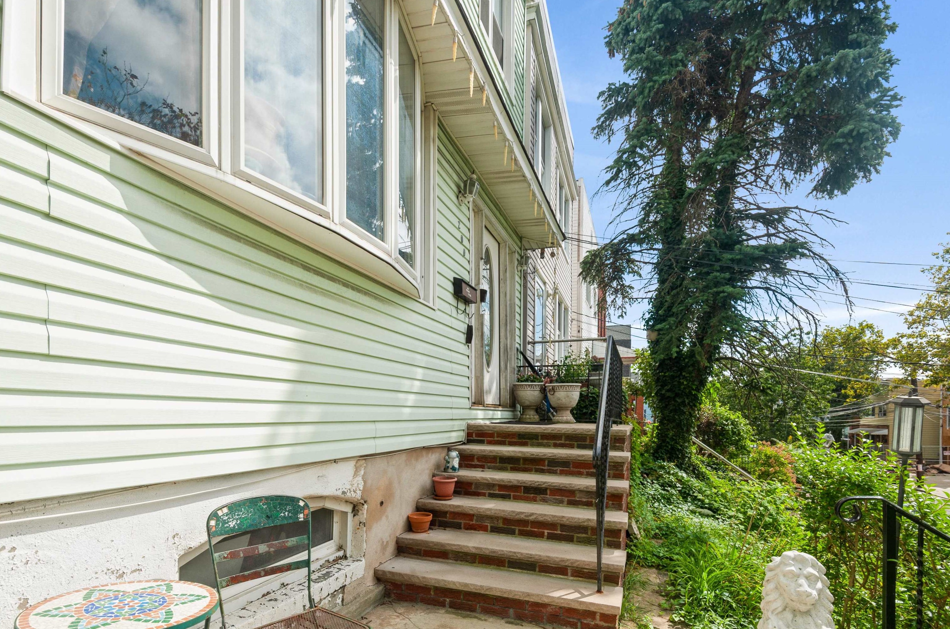 200 Columbia Ave, Jersey City, NJ 07307-4019