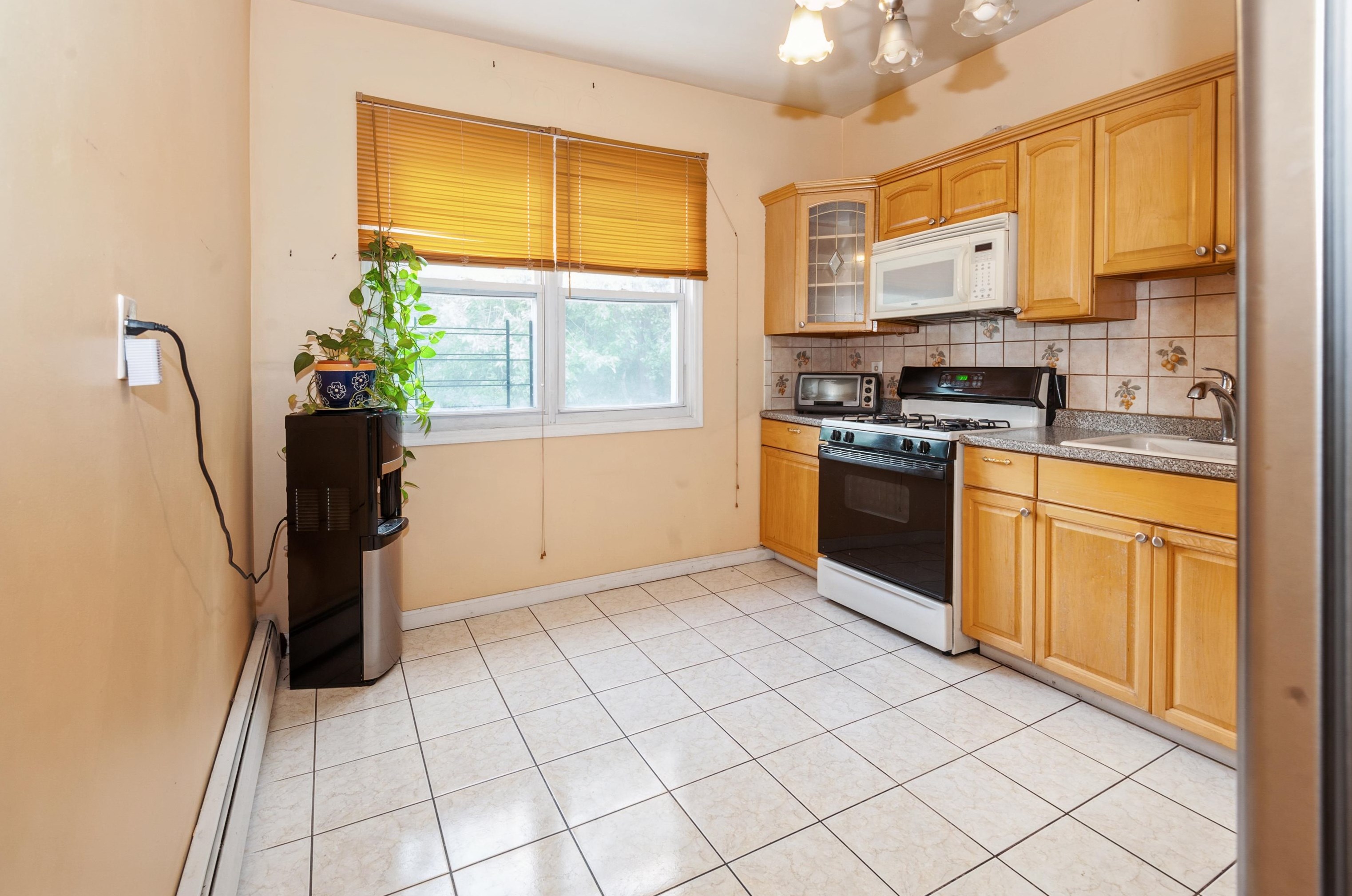 200 Columbia Ave, Jersey City NJ 07307-4019 exterior