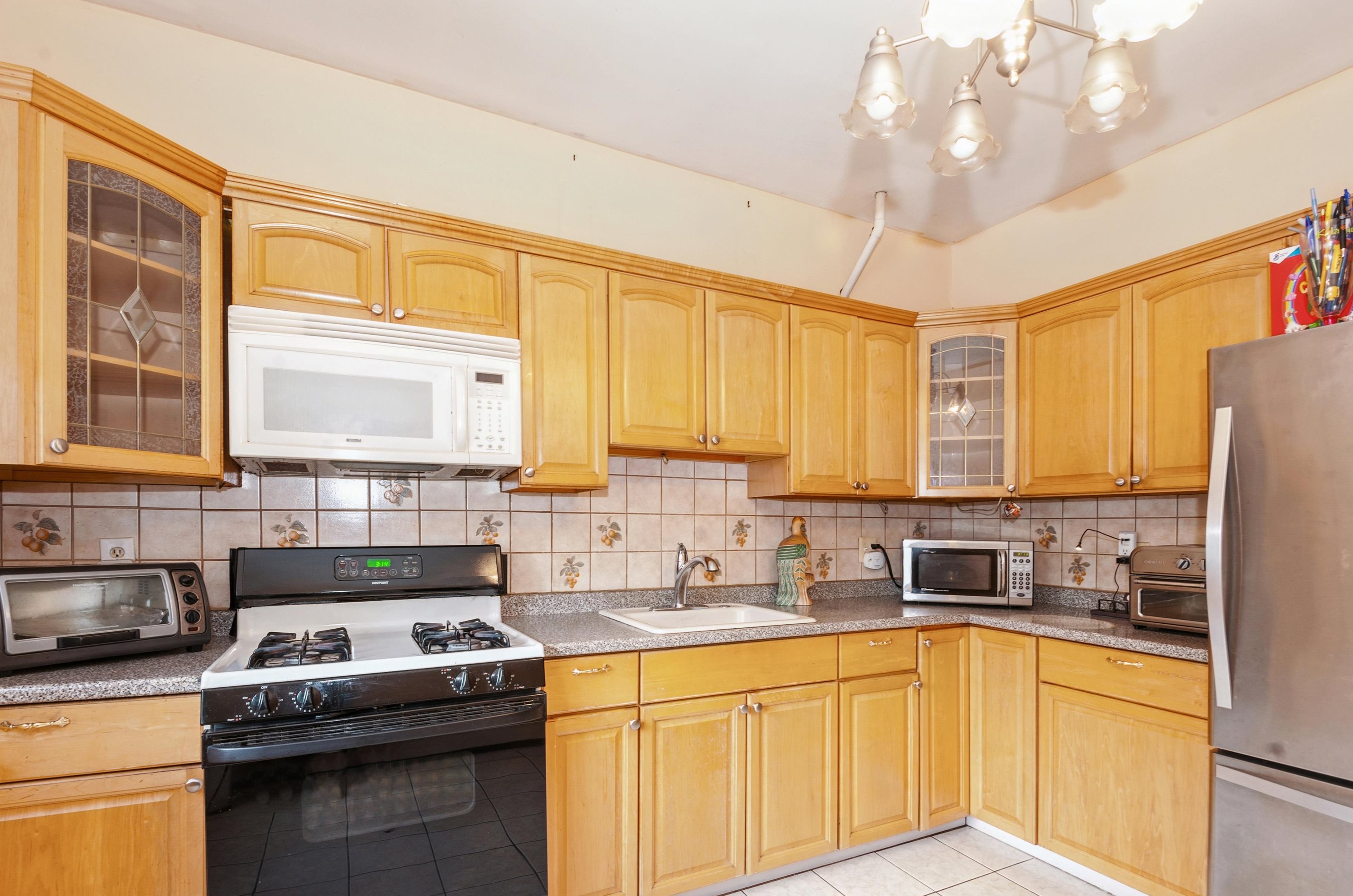 200 Columbia Ave, Jersey City NJ 07307-4019 exterior