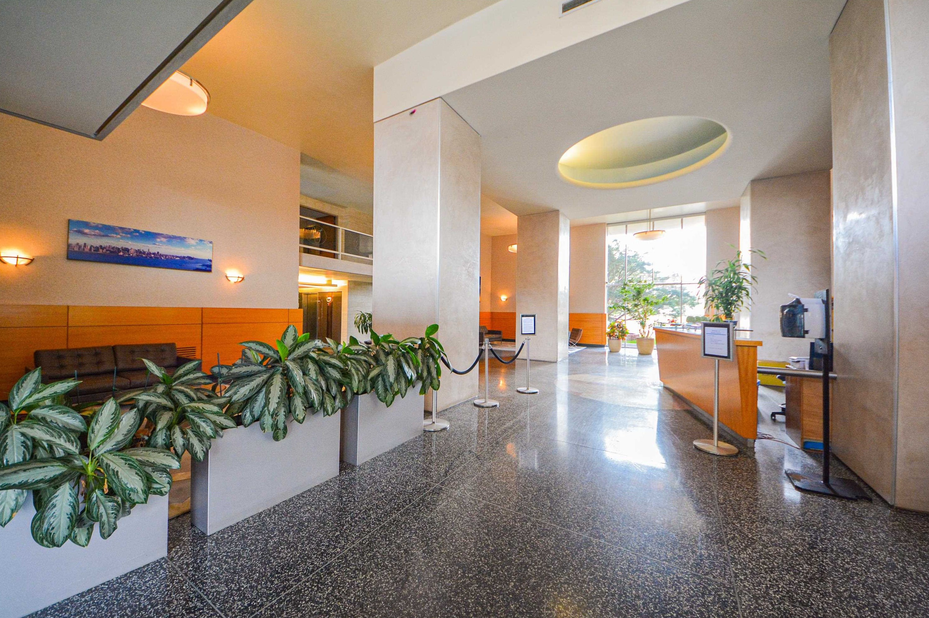 6040 Boulevard, West New York NJ  07093 exterior