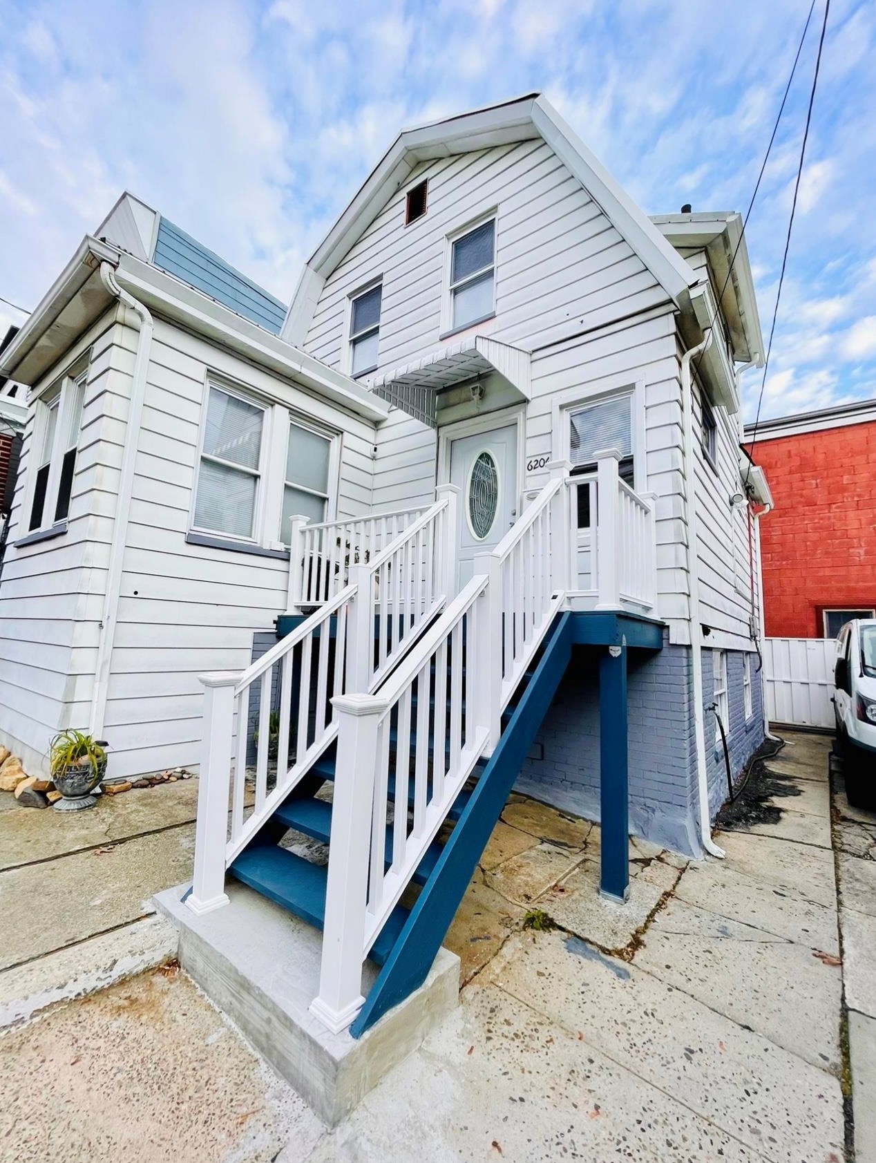 6206 Polk St, West New York, NJ 07093-1614