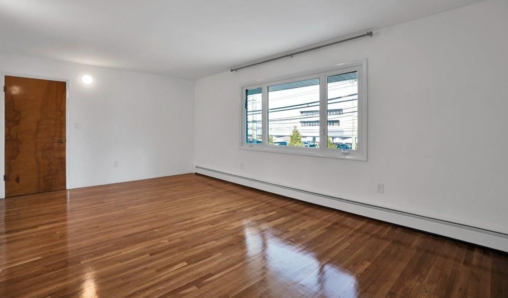 5 Ctr Ave, Secaucus NJ  07094-3224 exterior