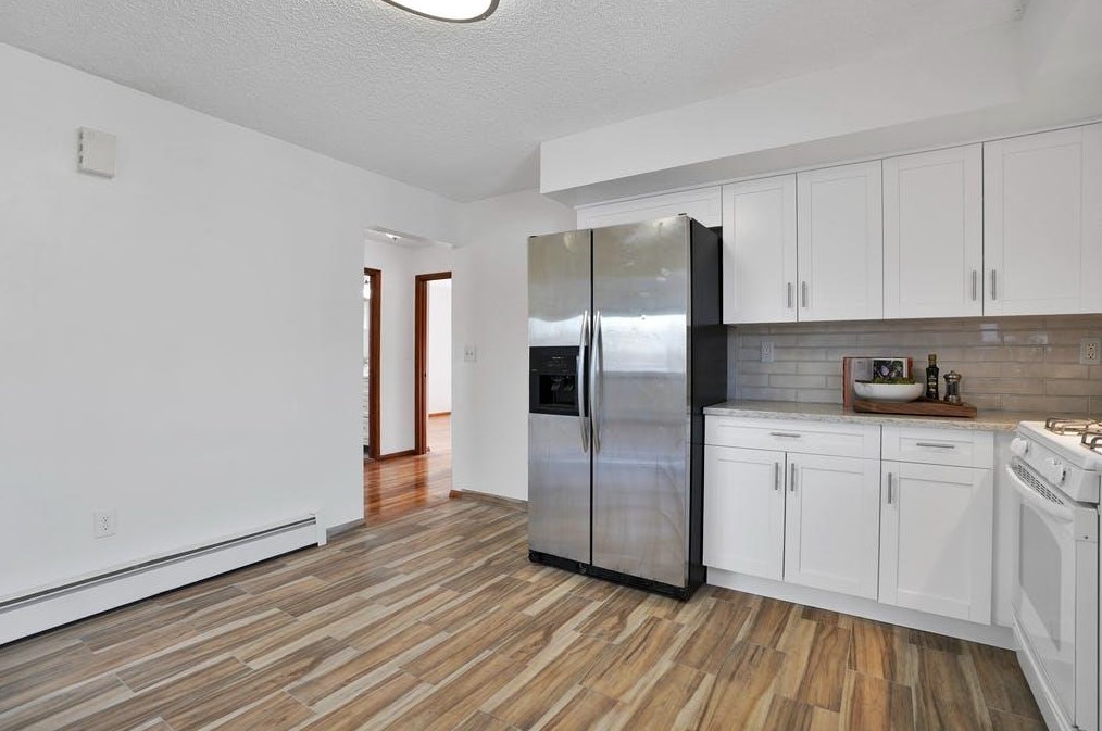 5 Ctr Ave, Secaucus NJ  07094-3224 exterior