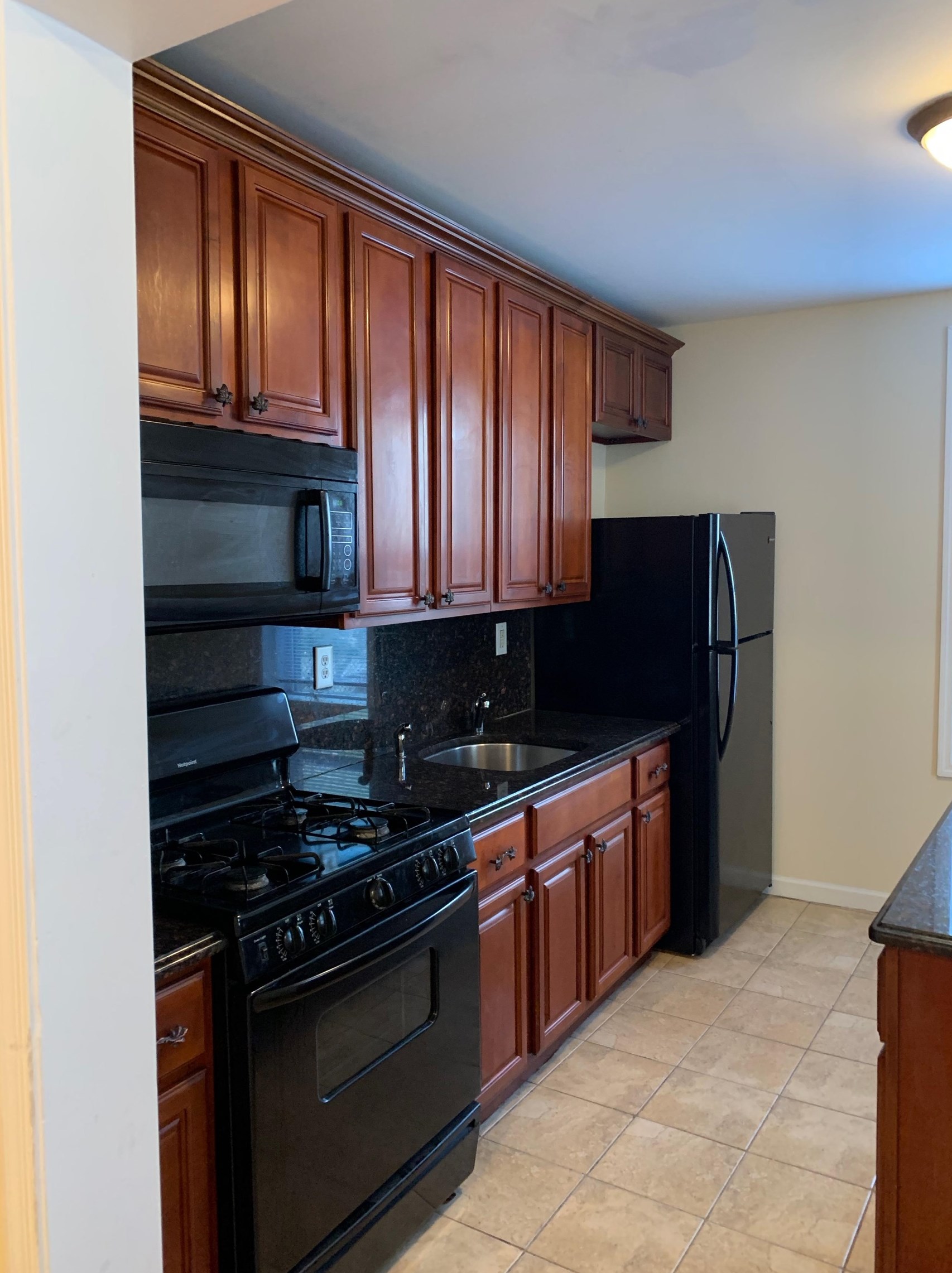 53 Washburn St #1r, Jersey City, NJ 07305