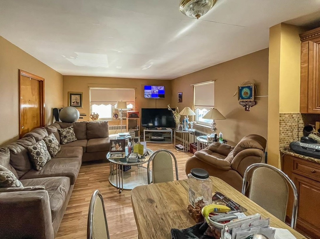 90 Lincoln St, Jersey City, NJ 07307-3633