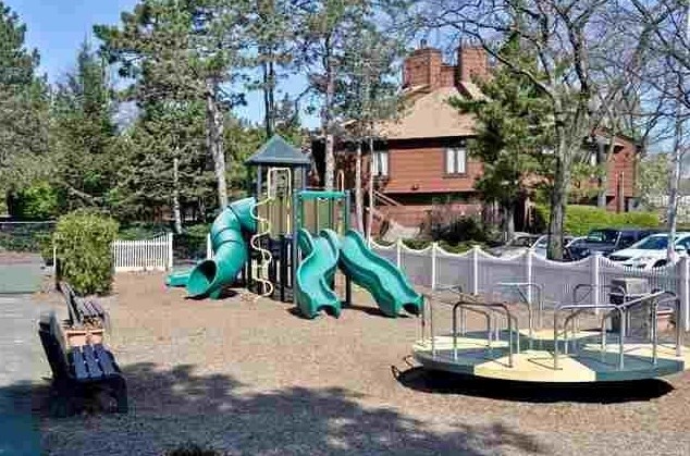 363 Sandcastle Ky, Secaucus NJ  07094-2208 exterior