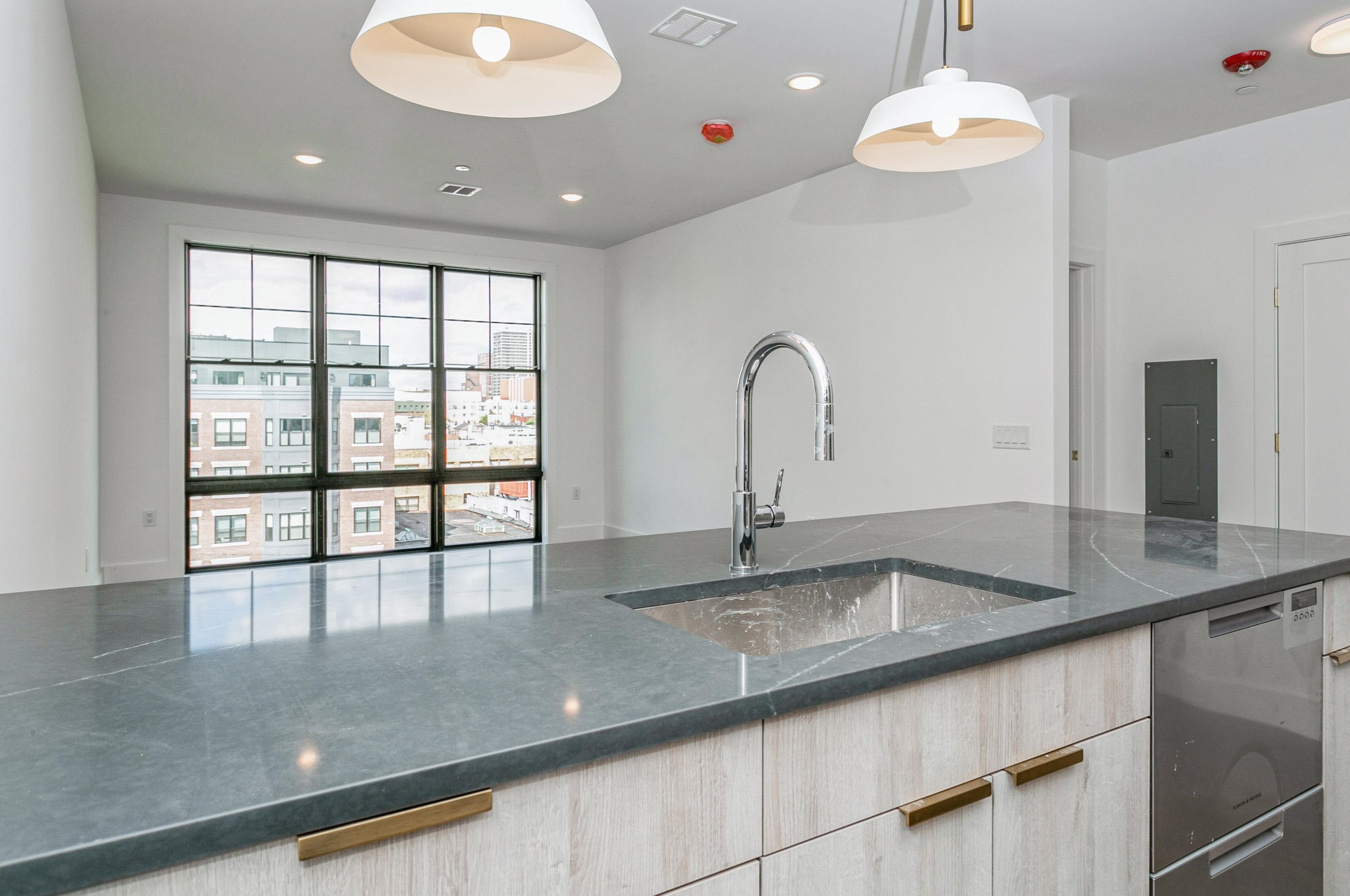 386 5th St, Jersey City, NJ 07302-2227