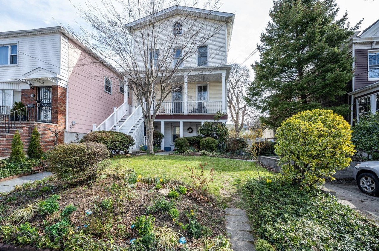 40 Lembeck Ave, Jersey City, NJ 07305-4717