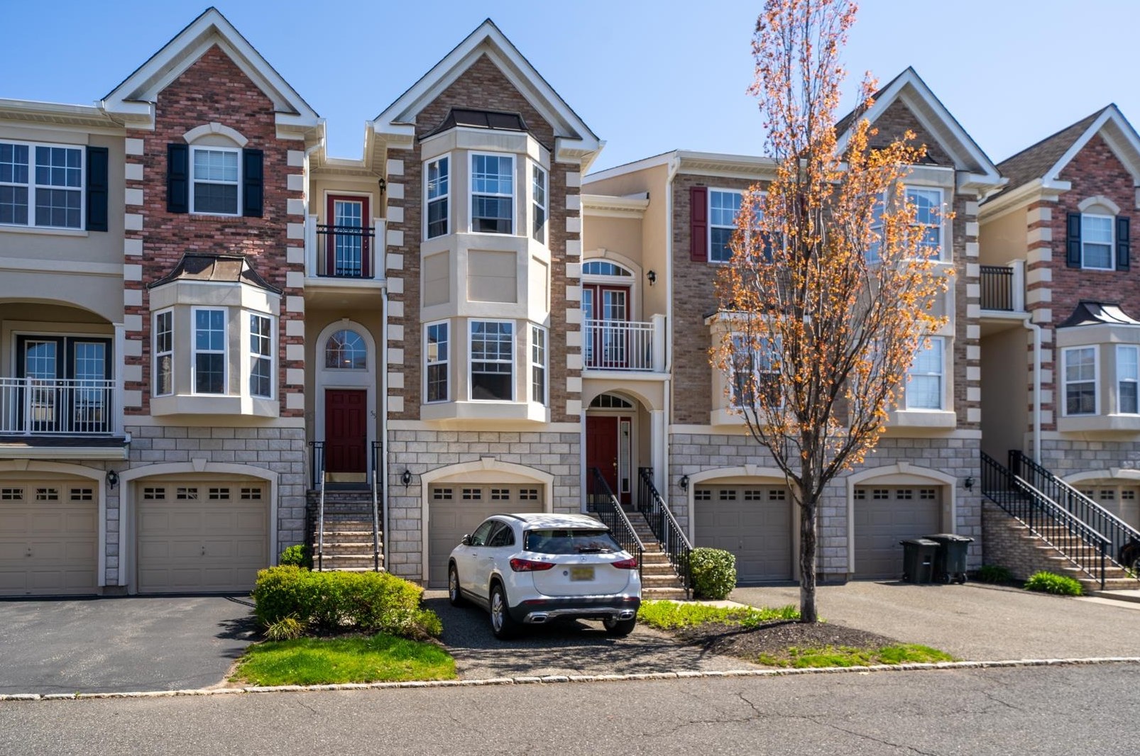 55 Mallard Pl, Secaucus NJ  07094-2942 exterior