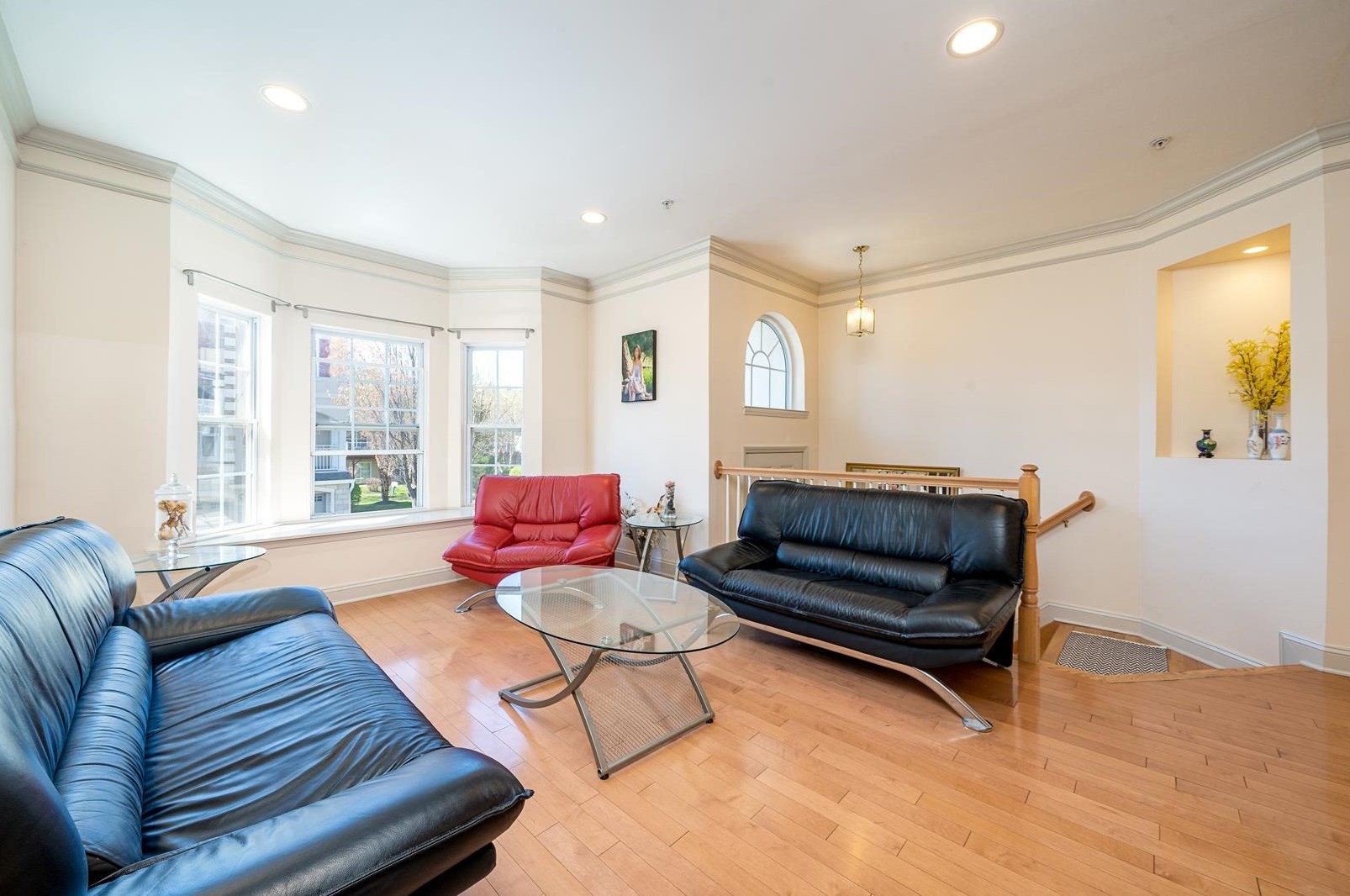 55 Mallard Pl, Secaucus NJ  07094-2942 exterior