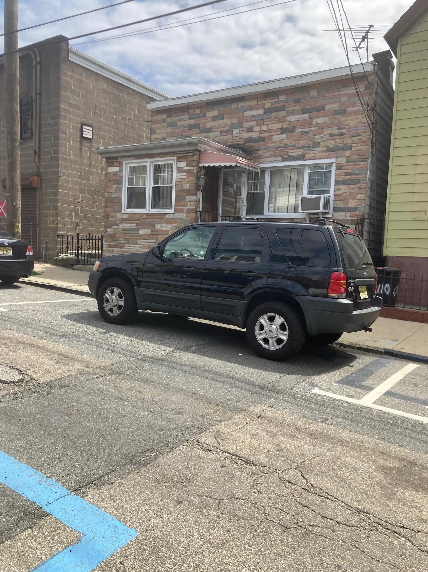 6112 Jefferson St, West New York, NJ 07093-1510
