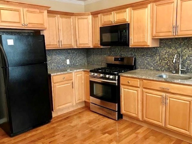 24 Carroll Pl, Union City, NJ 07086